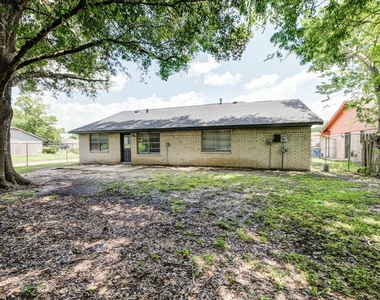 2035 Deerhurst Lane - Photo Thumbnail 18