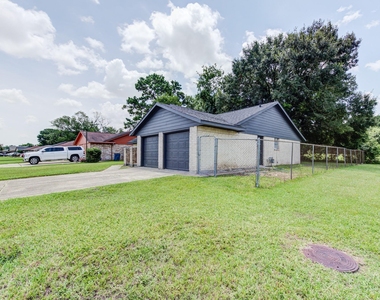2035 Deerhurst Lane - Photo Thumbnail 19
