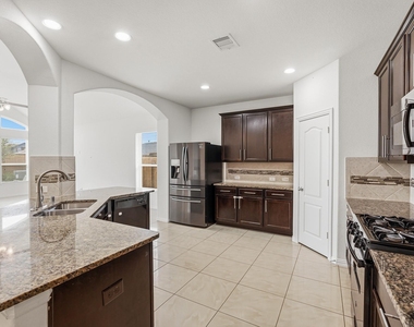 4703 Goldeneye Drive - Photo Thumbnail 12