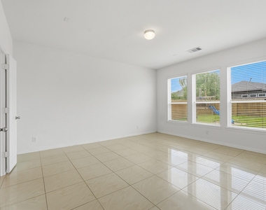 4703 Goldeneye Drive - Photo Thumbnail 25