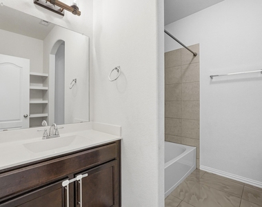 4703 Goldeneye Drive - Photo Thumbnail 5