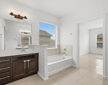 4703 Goldeneye Drive - Photo Thumbnail 28