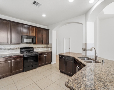 4703 Goldeneye Drive - Photo Thumbnail 14
