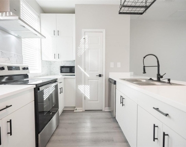 2519 Washington Street - Photo Thumbnail 7