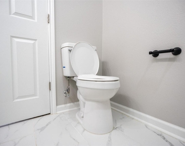 2519 Washington Street - Photo Thumbnail 15