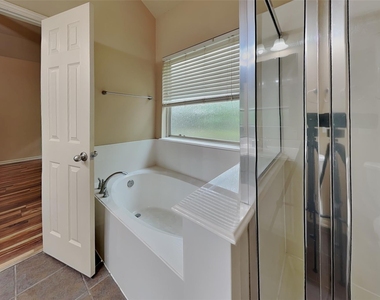 1411 Cameron Park Lane - Photo Thumbnail 11