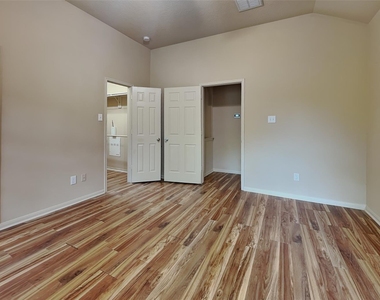 1411 Cameron Park Lane - Photo Thumbnail 9