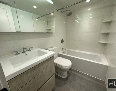 East 80 Street - Photo Thumbnail 2