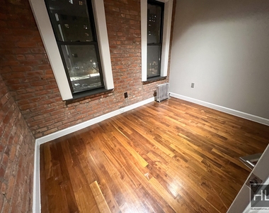 2 Avenue - Photo Thumbnail 2