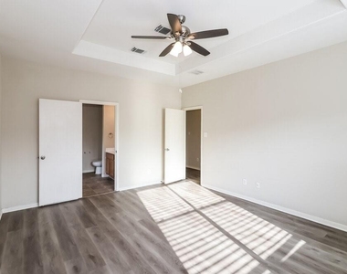 2723 Durham Chase Lane - Photo Thumbnail 7