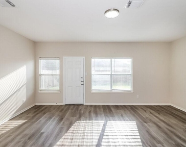 2723 Durham Chase Lane - Photo Thumbnail 3
