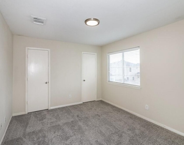 2723 Durham Chase Lane - Photo Thumbnail 10