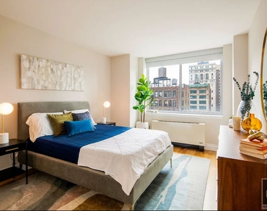 6th Avenue - Photo Thumbnail 1
