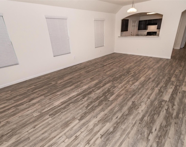 5819 Long Arbor Lane - Photo Thumbnail 2