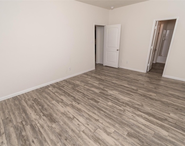 5819 Long Arbor Lane - Photo Thumbnail 4