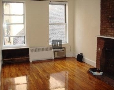 Hudson Street - Photo Thumbnail 1
