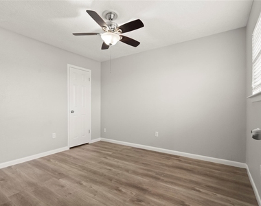 907 Northbend Drive - Photo Thumbnail 17