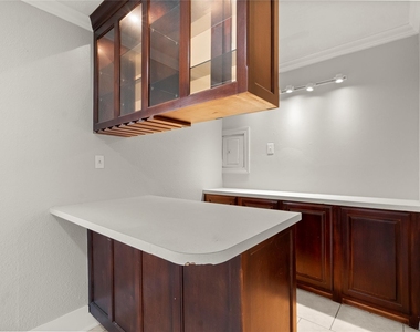 907 Northbend Drive - Photo Thumbnail 13