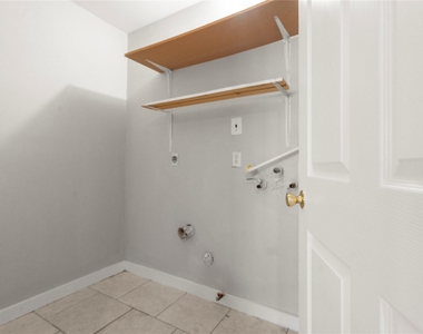907 Northbend Drive - Photo Thumbnail 14