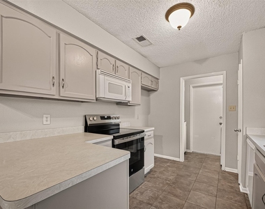 16451 Cavendish Drive - Photo Thumbnail 13
