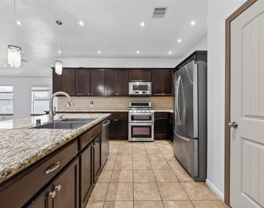 9322 Limestone Ranch Ln - Photo Thumbnail 12