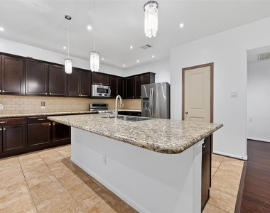 9322 Limestone Ranch Ln - Photo Thumbnail 13