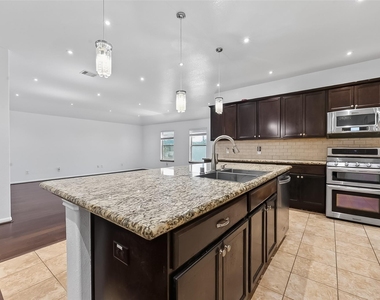 9322 Limestone Ranch Ln - Photo Thumbnail 11