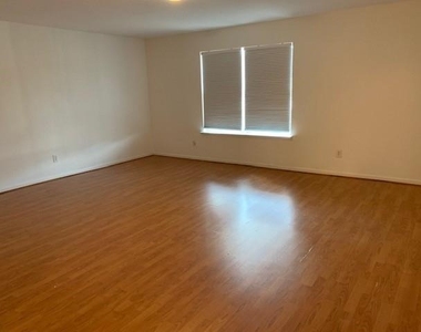 15203 Possumwood Drive - Photo Thumbnail 8