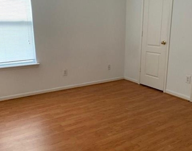 15203 Possumwood Drive - Photo Thumbnail 4