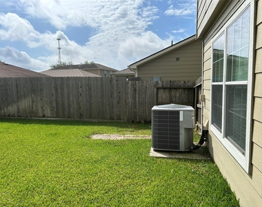 29314 Legends Bluff Drive - Photo Thumbnail 16