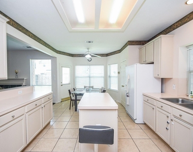 15715 Brookwood Lake Place - Photo Thumbnail 5