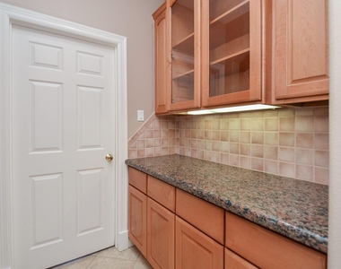 5835 Stratford Gardens Drive - Photo Thumbnail 4