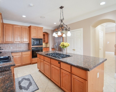 5835 Stratford Gardens Drive - Photo Thumbnail 6