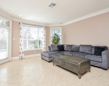 5835 Stratford Gardens Drive - Photo Thumbnail 10