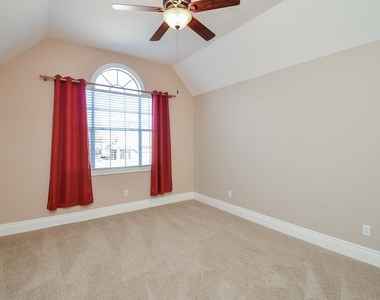 5835 Stratford Gardens Drive - Photo Thumbnail 17