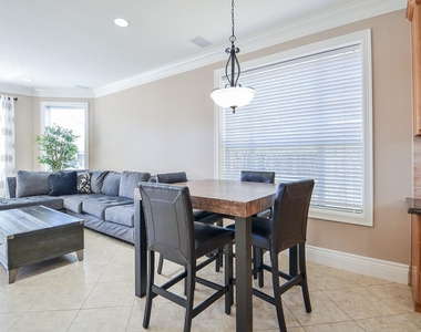 5835 Stratford Gardens Drive - Photo Thumbnail 8