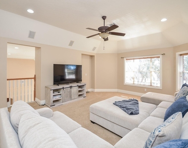 5835 Stratford Gardens Drive - Photo Thumbnail 21