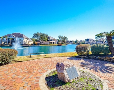 5835 Stratford Gardens Drive - Photo Thumbnail 31