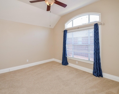 5835 Stratford Gardens Drive - Photo Thumbnail 20