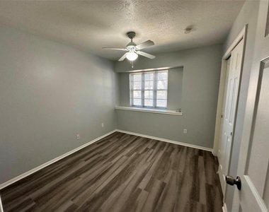 4310 Cinnabar Drive - Photo Thumbnail 16