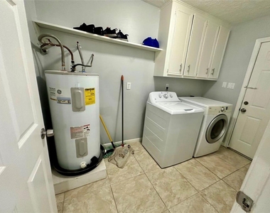 4310 Cinnabar Drive - Photo Thumbnail 22