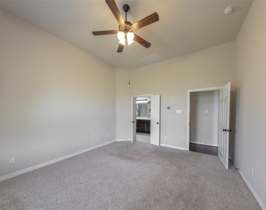 10406 Mossback Pine Road - Photo Thumbnail 12