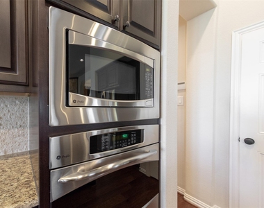 10406 Mossback Pine Road - Photo Thumbnail 16