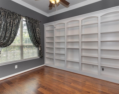 10406 Mossback Pine Road - Photo Thumbnail 37