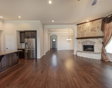 10406 Mossback Pine Road - Photo Thumbnail 3