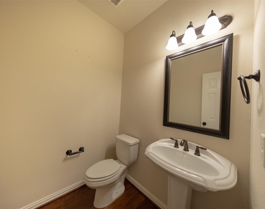 10406 Mossback Pine Road - Photo Thumbnail 35