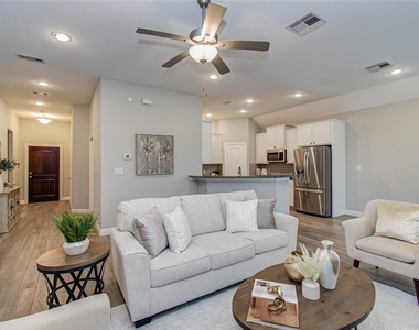 19029 Villa Lane - Photo Thumbnail 16