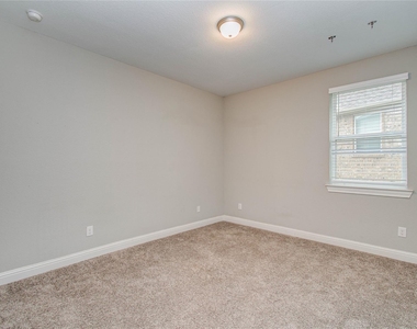 19029 Villa Lane - Photo Thumbnail 5