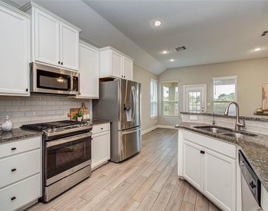 19029 Villa Lane - Photo Thumbnail 21