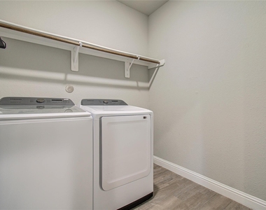 19029 Villa Lane - Photo Thumbnail 7